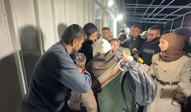 İsrail'in 20 günün ardından kısıtlı şekilde açtığı Refah'tan 28 Filistinli Gazze'ye döndü