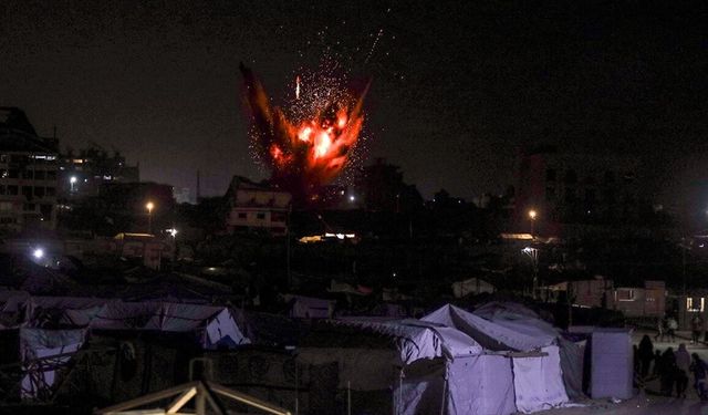 İsrail'in ateşkesi ihlal ederek Gazze'ye düzenlediği saldırılarda bir çocuk hayatını kaybetti