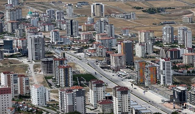 Konutta kredili satışların payı 33 ayın ardından ilk kez yüzde 20'yi geçti