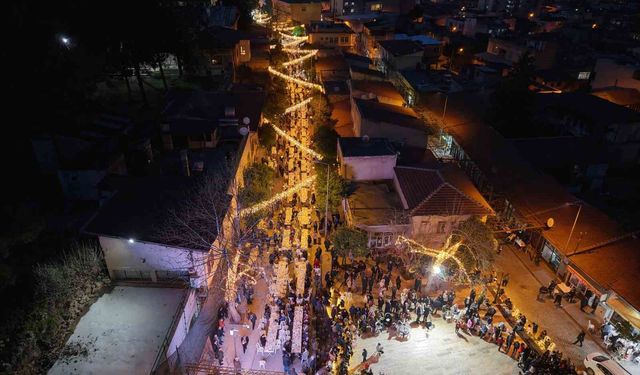 Kozan Kalesi'nden atılan topla tarihi çarşıda Ramazan coşkusu yaşandı