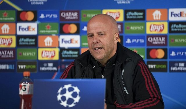 Liverpool Teknik Direktörü Slot: Galatasaray'ın ilerdeki üç oyuncusu da çok hızlı
