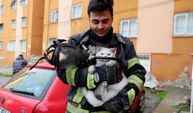 Mersin'de çıkan ev yangını söndürüldü