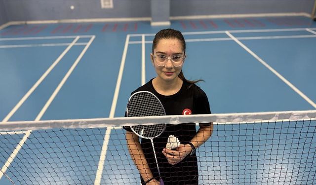 Milli badmintoncu Beril'in hedefi Avrupa'da kürsü