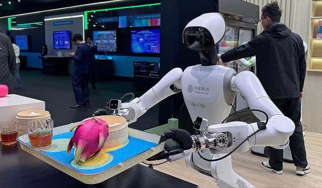 Mobil Dünya Kongresi'nde yapay zekalı 'Metal Yaka' sahaya iniyor