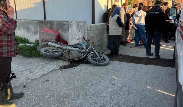 Otomobille çarpışan motosikletli ağır yaralandı