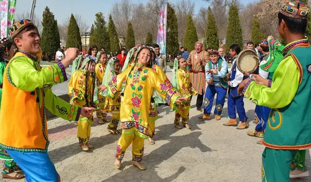Özbekistan, Nevruz Bayramı'nda Hataylı Afetzedeleri Ağırlayacak