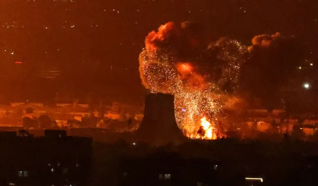 İran'da Rafineler Vuruldu, Kimyasallar Havaya Karıştı: Gökten Zehir Yağacak!