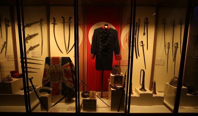 Şehit subayın 111 yıllık emanetleri Çanakkale Deniz Müzesi'nde sergileniyor