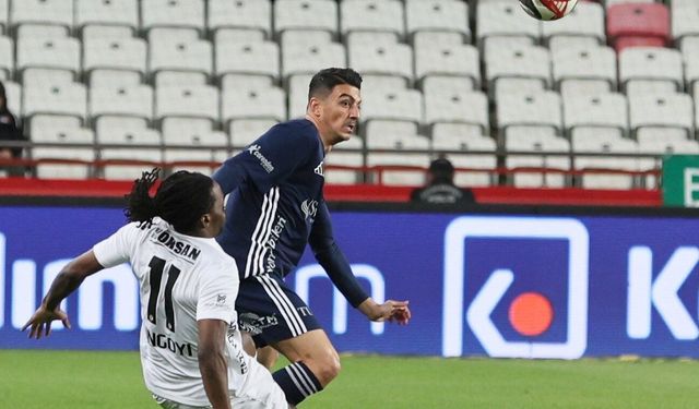 Trendyol Süper Lig: Antalyaspor: 0 - Gaziantep FK: 0 (İlk yarı)