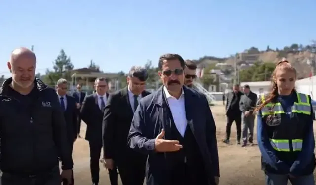 Hatay Valisi Defne’de Esnafla Buluştu