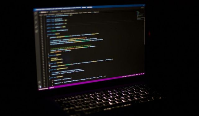 Yazılım sektöründe adından sıkça bahsettiren 'vibe coding' yeni çalışma kültürü oluşturuyor