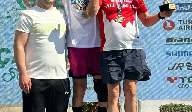 75 yaş üstü kategoride birinci olan milli sporcu Ali Bıdı Türkiye Kupası sahibi oldu