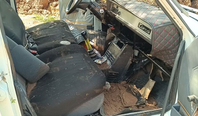 Adana'da 1 kişinin hayatını kaybettiği selden etkilenen alanlar temizleniyor