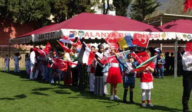 Alanya'da 23 Nisan Çocuk Bayramı coşkuyla kutlandı
