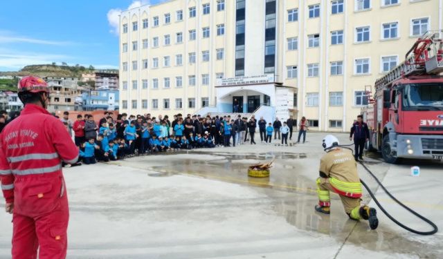Antakya'da öğrencilere yangın eğitimi verildi