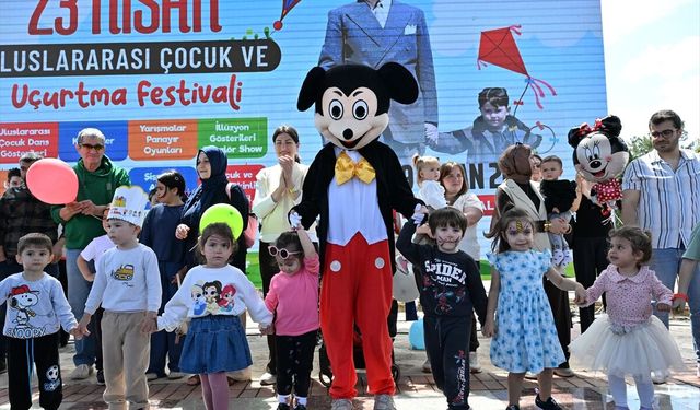 Antalya'da 'Çocuk ve Uçurtma Festivali' düzenlendi