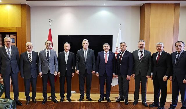 Bakan Bolat: Müteahhitlik sektörü, Türkiye'nin ekonomik büyümesine önemli katkılar sunmaya devam etmektedir