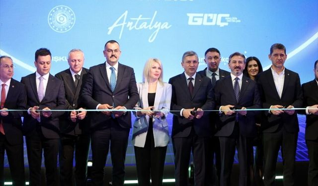 Batı Akdeniz Kariyer ve İstihdam Fuarı Antalya'da başladı