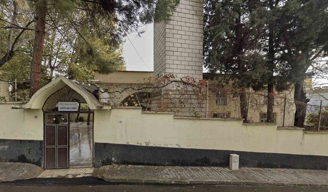 Depremde yıkılan Dostlar Camii, yeniden ayağa kalkıyor