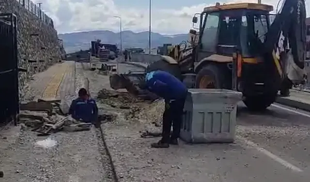 Dikmece TOKİ Konutlarında Yeni Yapılan  Asfalt Yol Kazılıyor!