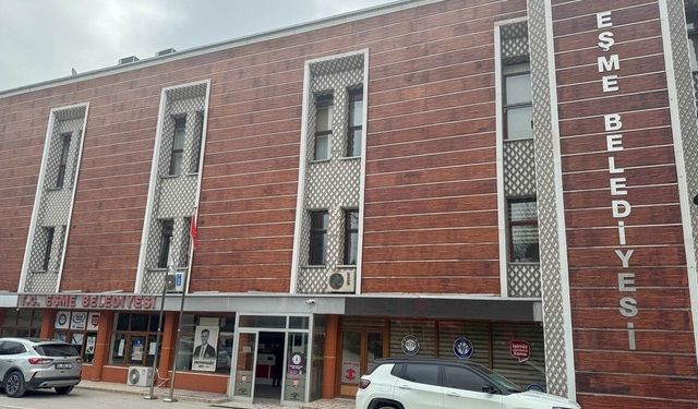 Eşme Belediye Başkanı Tozan 'irtikap' soruşturmasında gözaltına alındı