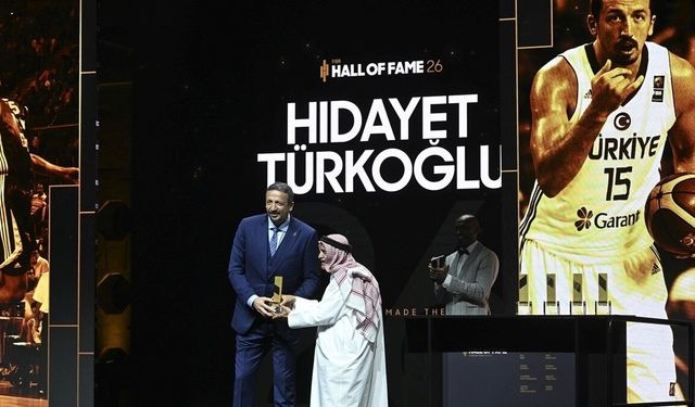 FIBA'nın 2026 Hall of Fame listesine seçilen Hidayet Türkoğlu, Berlin'de onurlandırıldı
