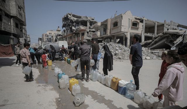 Gazze'de İsrail'in saldırıları ve ablukasıyla artan su krizi, Filistinlilerin hayatını derinden etkiliyor