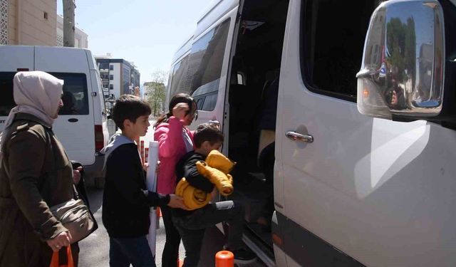 Genç araştırmacılara tarih yolculuğunda belediyeden destek