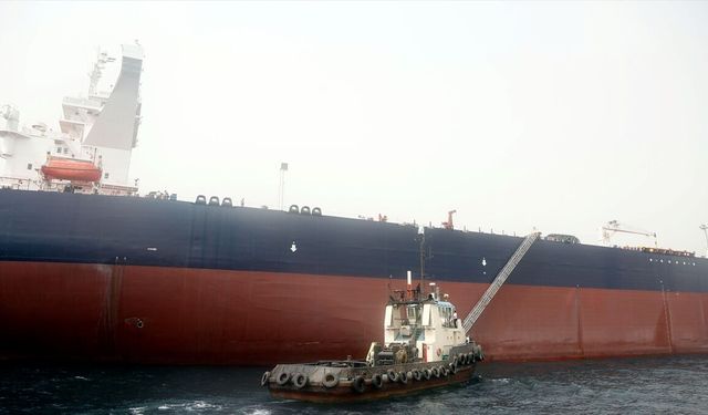 Hürmüz Boğazı'ndaki arz aksamaları nedeniyle Çin'in petrol ithalatında nisanda sert düşüş bekleniyor