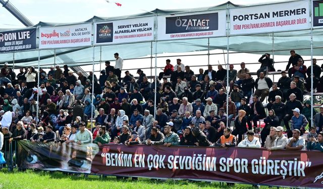 Kepez Belediyesi Yağlı Güreşleri'nde başpehlivanlığı Enes Doğan kazandı