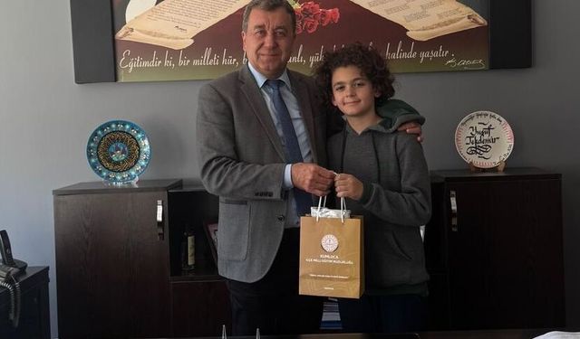 Kumlucalı öğrenci kitap okuma yarışmasında il birincisi oldu