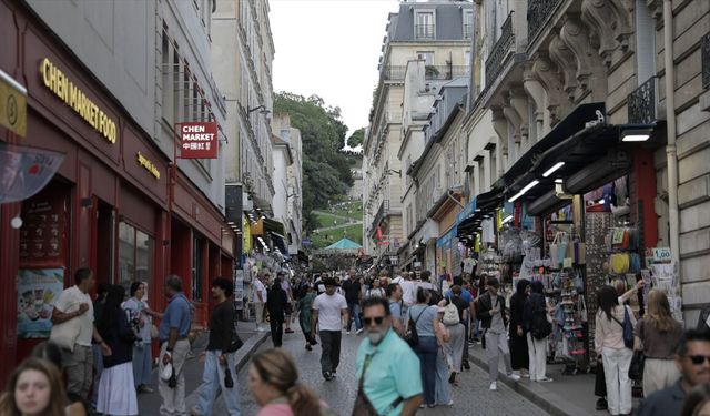 Milyonlarca ziyaretçi çeken turistik kentlerde yerel halkın temel ihtiyaçları göz ardı ediliyor