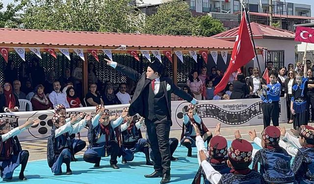 Miniklerden büyük mesaj: 'Savaşlar Dursun, Dünya Çocuklara Kalsın'