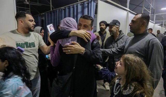 Mısır'da tedavisi tamamlanan 114 yaralı ve refakatçi Refah Sınır Kapısı'ndan Gazze'ye döndü