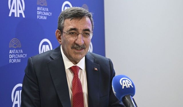 Türkiye, belirsizlik ortamında diplomasinin öncülüğünü yapıyor