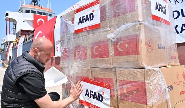 Türkiye'den, Lübnan'da savaş nedeniyle yerinden edilenlere 730 tonluk insani yardım