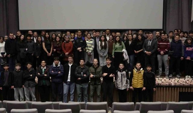 Türkiye'nin ikinci Milli Astronotu Tuva Cihangir Atasever Isparta'da öğrencilerle buluştu