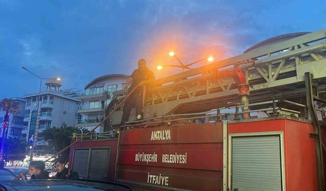 Alanya'da otel mutfağında çıkan yangın korkuttu