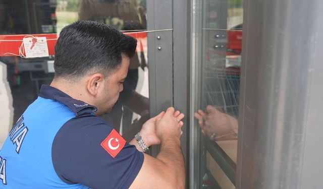 Alanya'da son kullanma tarihi geçmiş ürün satan zincir market şubesi mühürlendi