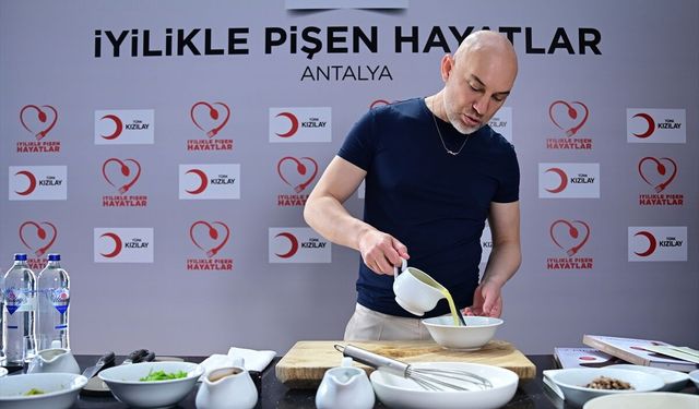 Antalya'da depremzede kadınlar aşçılık eğitimi aldı