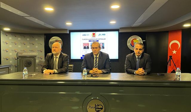 Antalya'da 'Turizm Haberciliği Eğitimi' tamamlandı