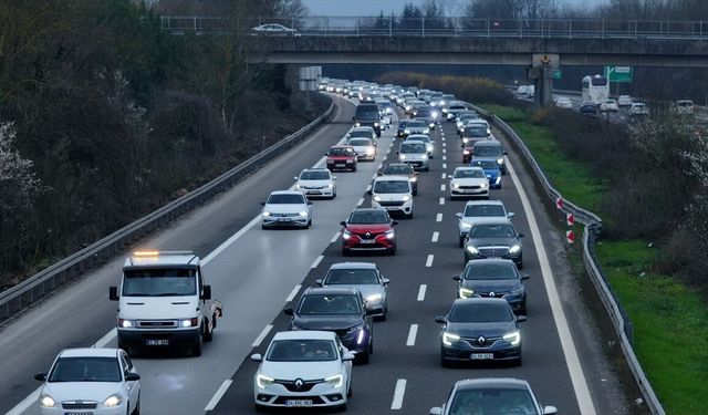 Bayram tatilinde yola çıkacak sürücülere 'araç bakımı' uyarısı