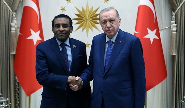Cumhurbaşkanı Erdoğan, Sudan Başbakanı İdris'i kabul etti