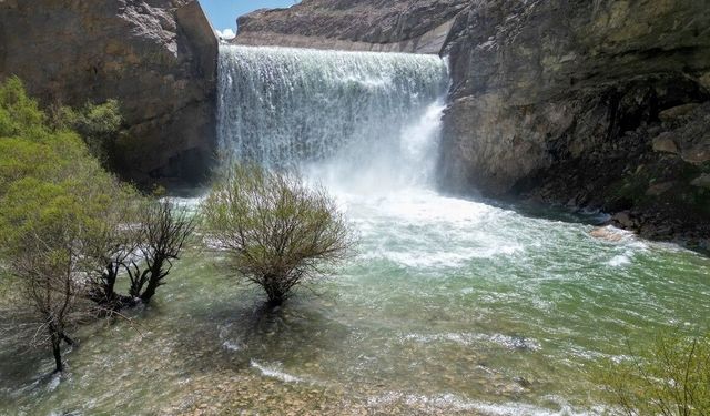 Doğu'da yağışlarla barajlar tam kapasiteye ulaştı, bazılarında kapaklar açıldı