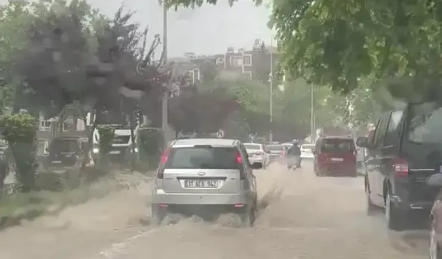 Hatay’da Yağış Başladı, Yollar Yine Nehre Döndü