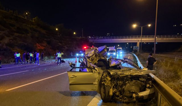 Hatay'da tıra çarpan otomobildeki 1 kişi öldü, 1 kişi yaralandı