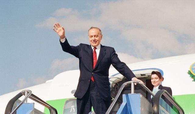 Haydar Aliyev, doğumunun 103. yılında anılıyor