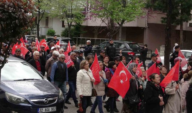 Isparta'da 1 Mayıs Emek ve Dayanışma Günü halaylarla kutlandı