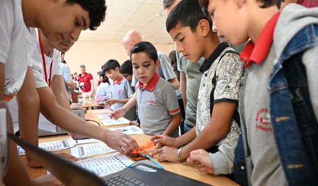 Kadirli'de '4006 TÜBİTAK Bilim Fuarı' düzenlendi