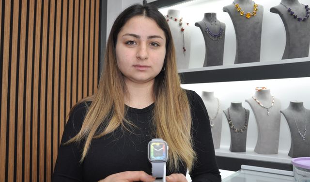 Mersin'de iş yerinden akıllı saat hırsızlığı güvenlik kamerasında